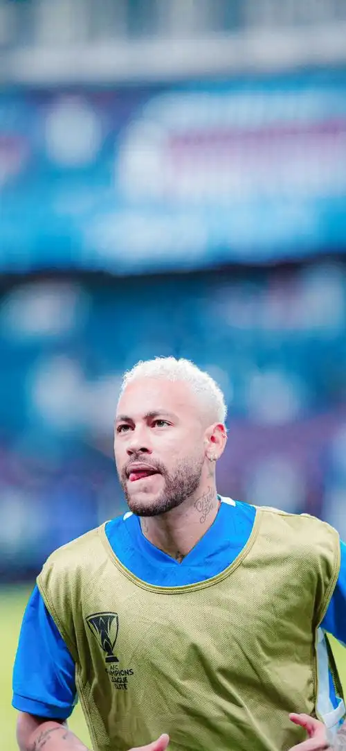 而傅家俊则 而傅家俊则